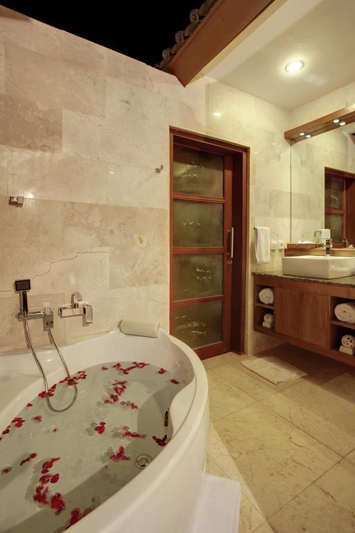 Villa Alu Lima Seminyak Esterno foto